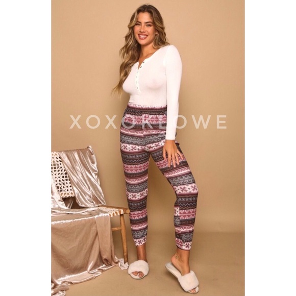 Faire Isle Print Knit Pajamas Set Matching Top + Pants - Picture 6 of 13